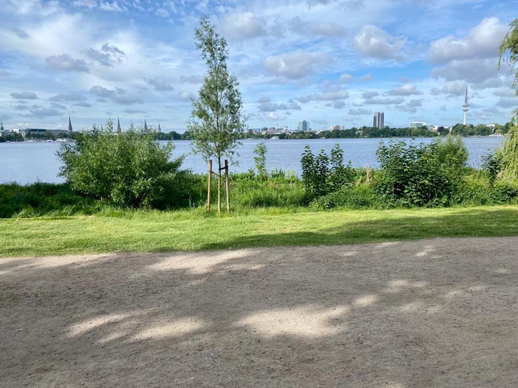 Alster Hamburg - Saniertes Und Mobliertes Apartment Mit Bad Und Kuche المظهر الخارجي الصورة